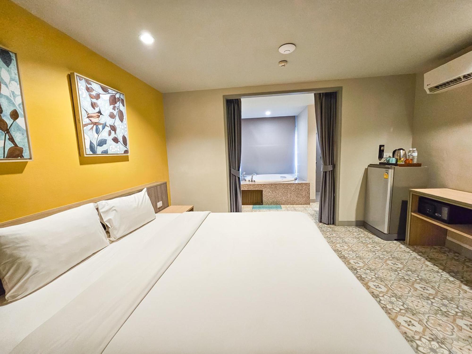 Recenta Suite Phuket Suanluang מראה חיצוני תמונה